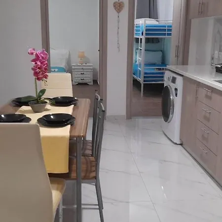 A&j Holiday home *